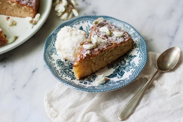 robinia flower cake